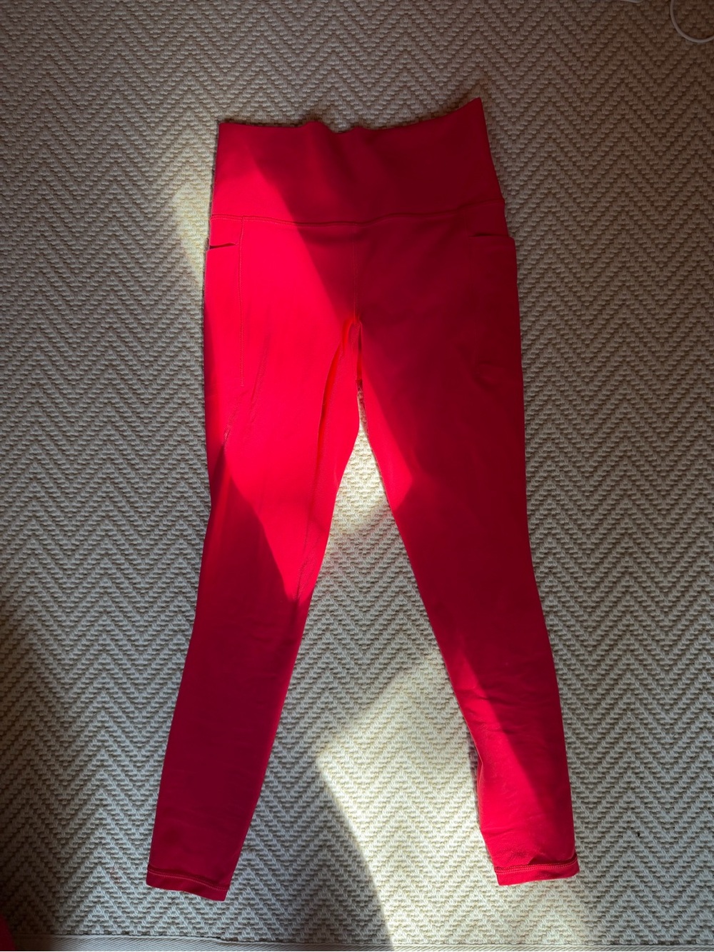 Athleta salutation stash pocket II Bright Red High-Waist Leggings